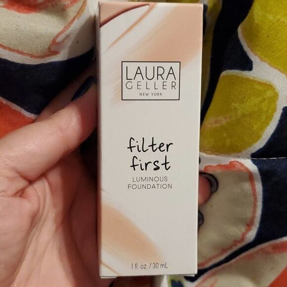 LAURA Geller Filter First‎ Luminous Foundation - Picture 7 of 7